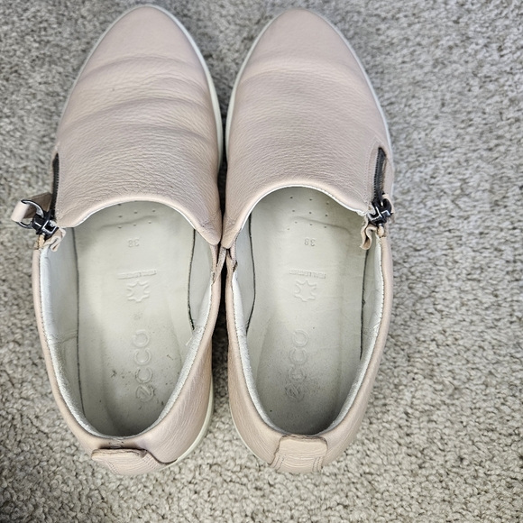 ECCO Gillian Side Zip Sneaker Women Rose Dust US 7 Leather Casual Slip On - Picture 7 of 7